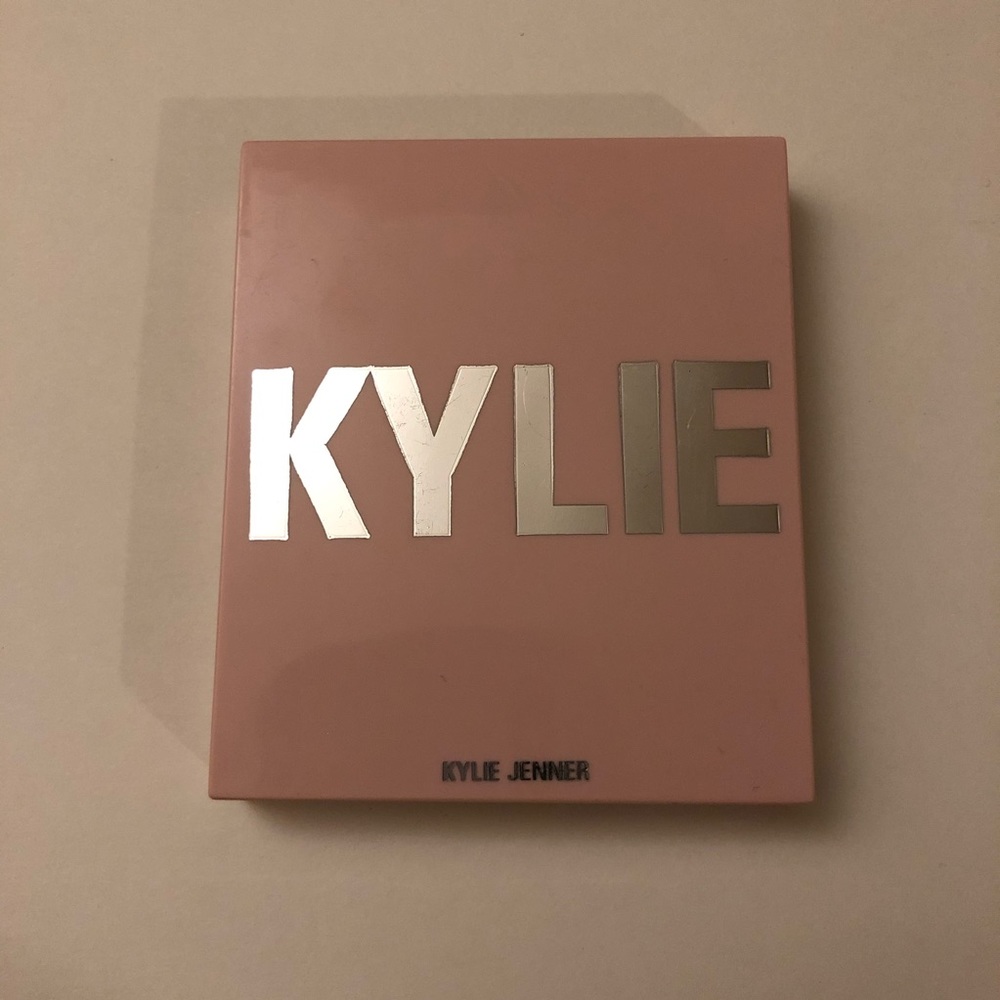 Kylie Cosmetics Highlighter Queen Drip